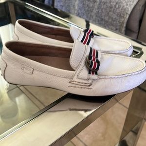 Ralph Lauren white size 10. Minor cuffs. Overall in good condition